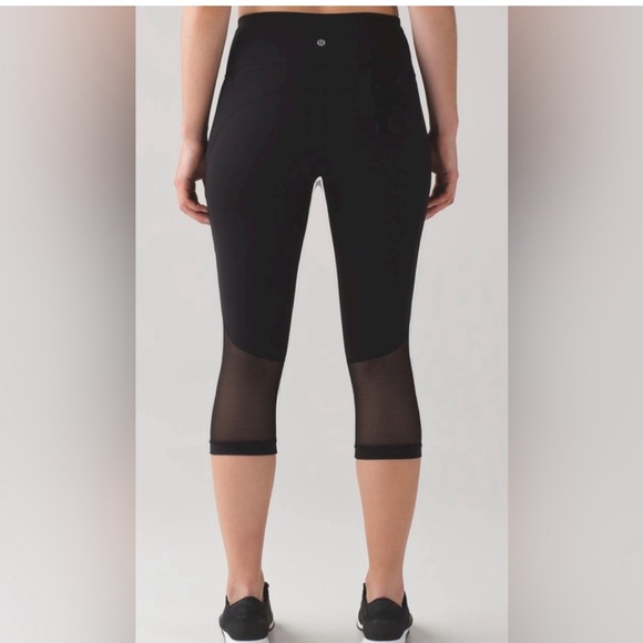 Lululemon Gear Up Crop Legging Size 8 Black Mesh Panel Pockets - Picture 3 of 16